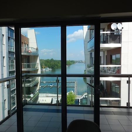 Imadnivalo Medences Hotellakas Szaunaval. Будапеща Екстериор снимка
